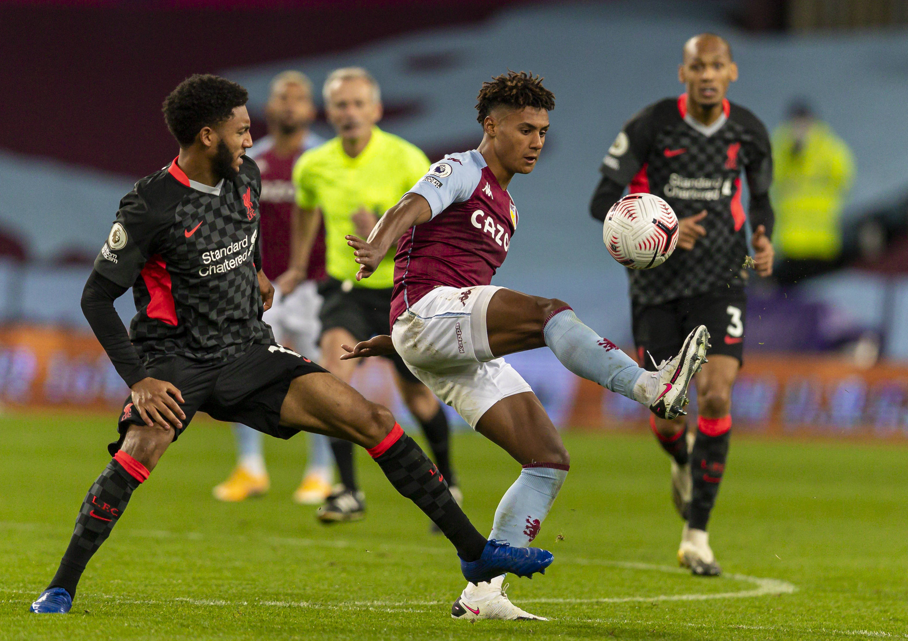 罗德曼的弹跳不高，为何是历史上最强的篮板王之一？两个因素.